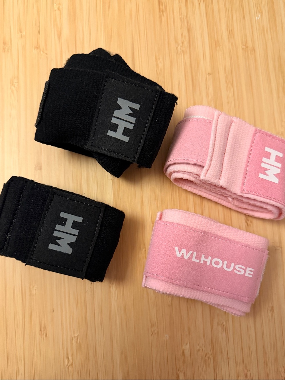 Weightlifting House lightweight wrist wraps  - 2 pairs black and pink